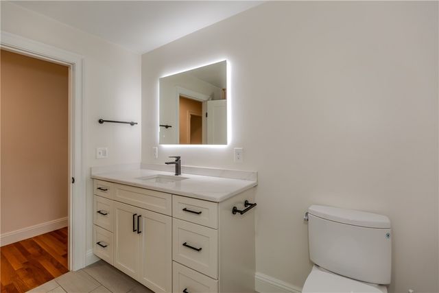 8 Barnes Street, Smithfield, RI 02828