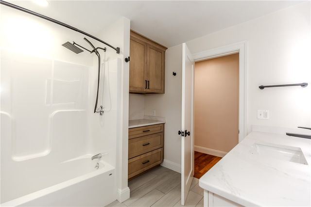 8 Barnes Street, Smithfield, RI 02828