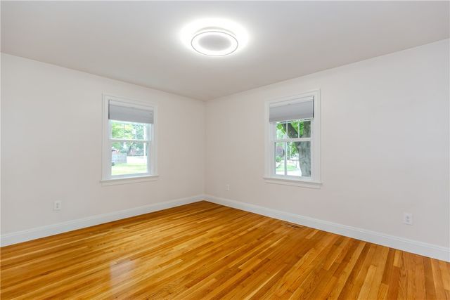 8 Barnes Street, Smithfield, RI 02828