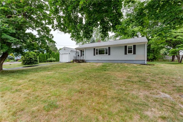 8 Barnes Street, Smithfield, RI 02828