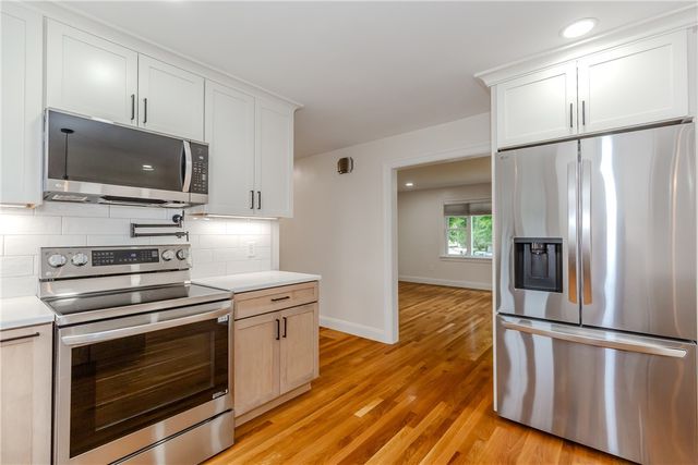 8 Barnes Street, Smithfield, RI 02828
