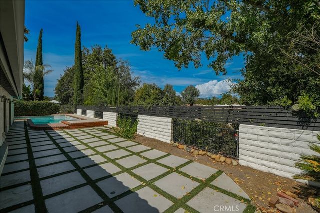 2257 Glastonbury, Westlake Village, CA 91361