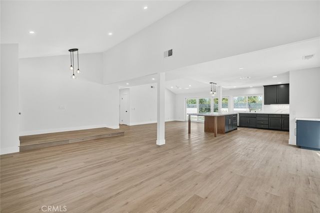 2257 Glastonbury, Westlake Village, CA 91361