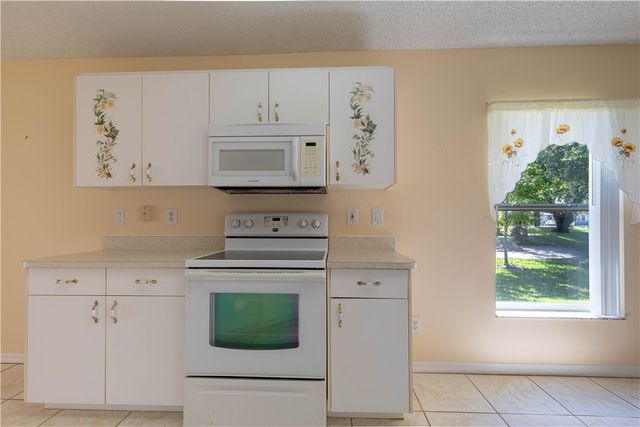 114 Douglas Avenue, Sebastian, FL 32958