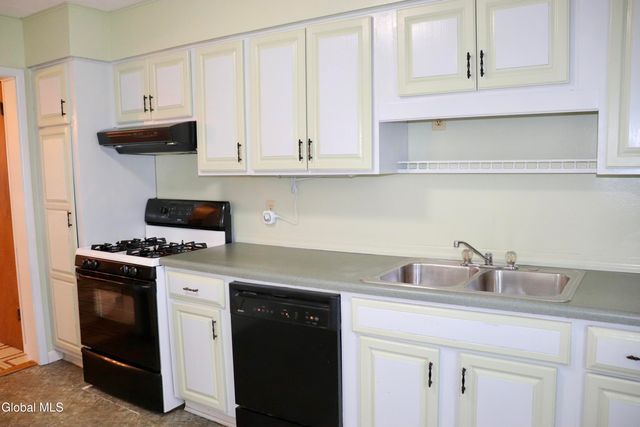 21-23 Dempster Street, Ravena, NY 12143