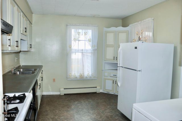 21-23 Dempster Street, Ravena, NY 12143