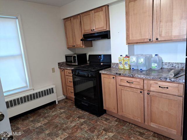 21-23 Dempster Street, Ravena, NY 12143