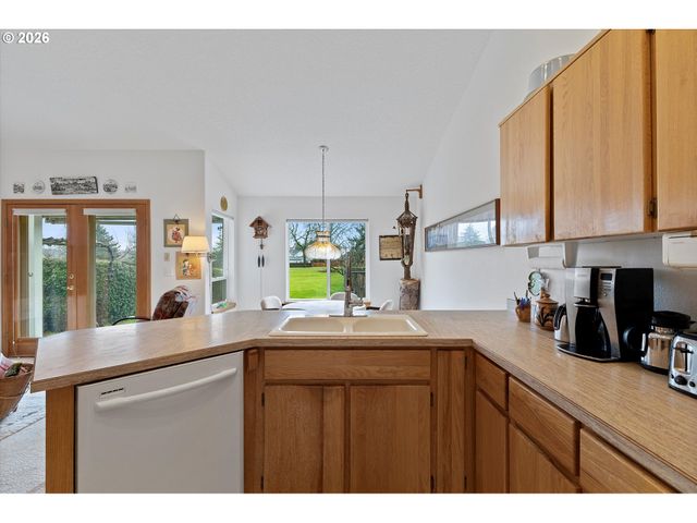 1954 Sw SESAME St, Mc Minnville, OR 97128