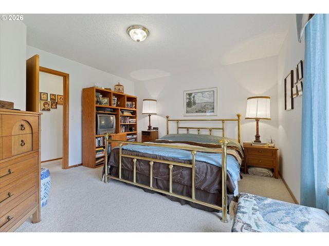 1954 Sw SESAME St, Mc Minnville, OR 97128