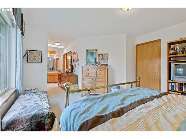 1954 Sw SESAME St, Mc Minnville, OR 97128