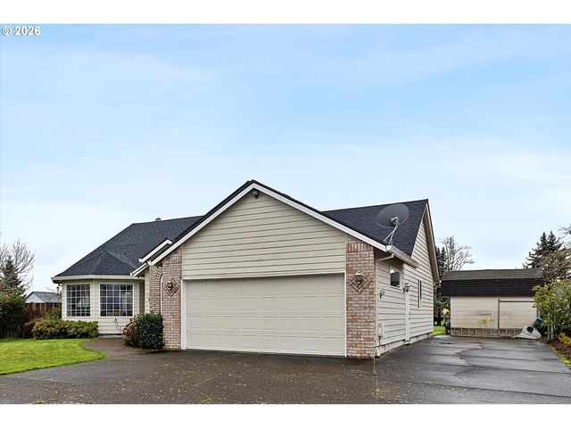 1954 Sw SESAME St, Mc Minnville, OR 97128