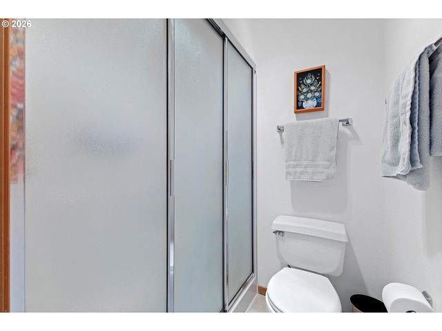 1954 Sw SESAME St, Mc Minnville, OR 97128