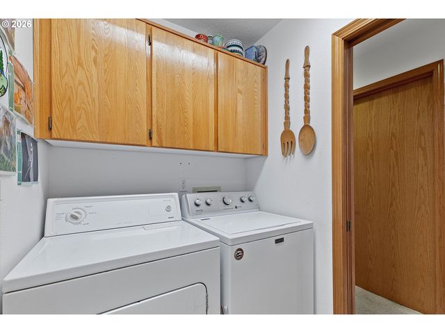 1954 Sw SESAME St, Mc Minnville, OR 97128