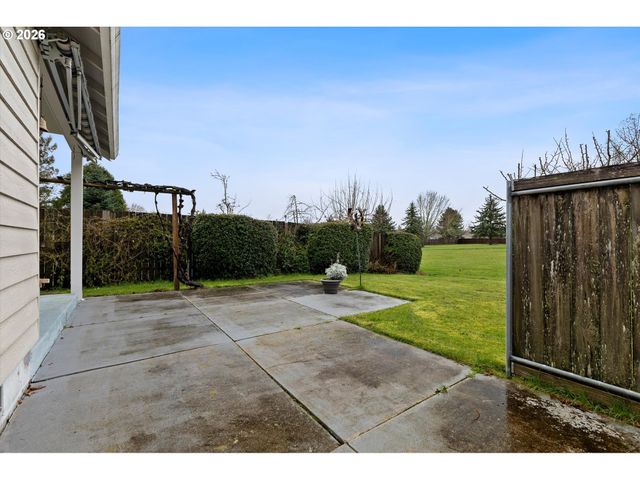 1954 Sw SESAME St, Mc Minnville, OR 97128