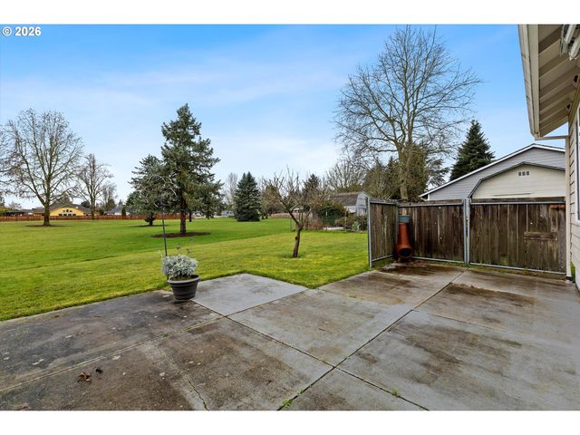 1954 Sw SESAME St, Mc Minnville, OR 97128