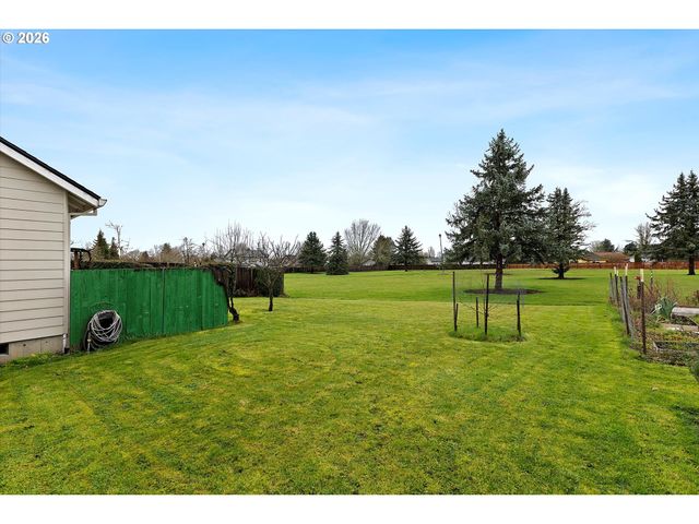 1954 Sw SESAME St, Mc Minnville, OR 97128