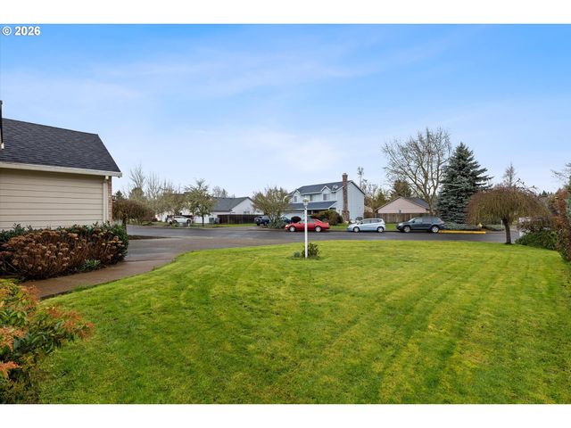 1954 Sw SESAME St, Mc Minnville, OR 97128