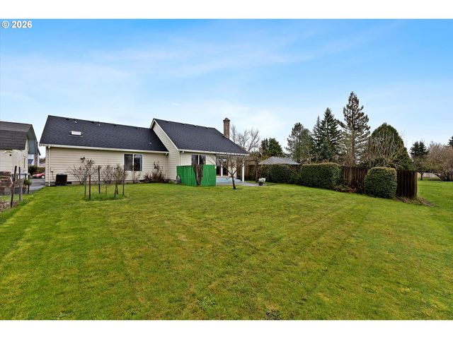 1954 Sw SESAME St, Mc Minnville, OR 97128