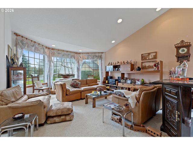 1954 Sw SESAME St, Mc Minnville, OR 97128