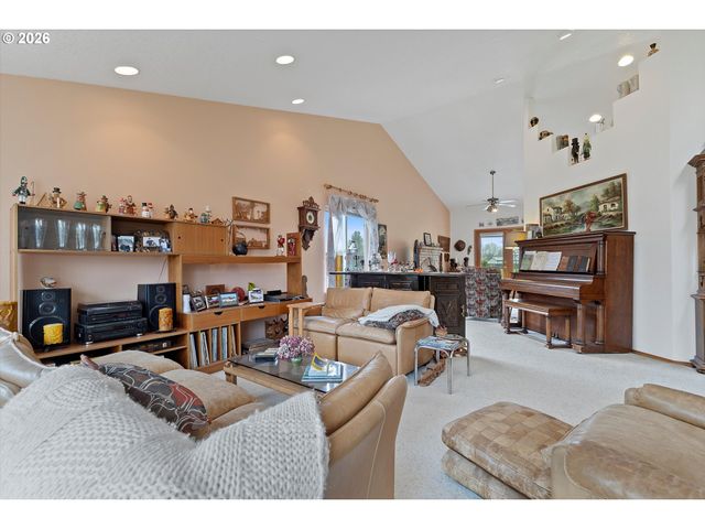 1954 Sw SESAME St, Mc Minnville, OR 97128