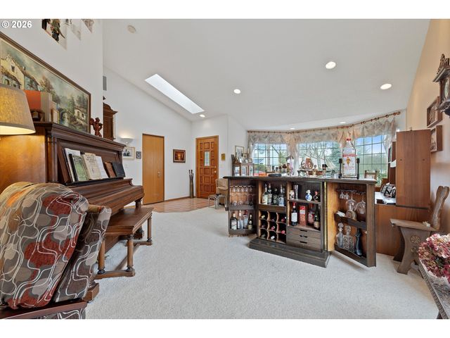 1954 Sw SESAME St, Mc Minnville, OR 97128