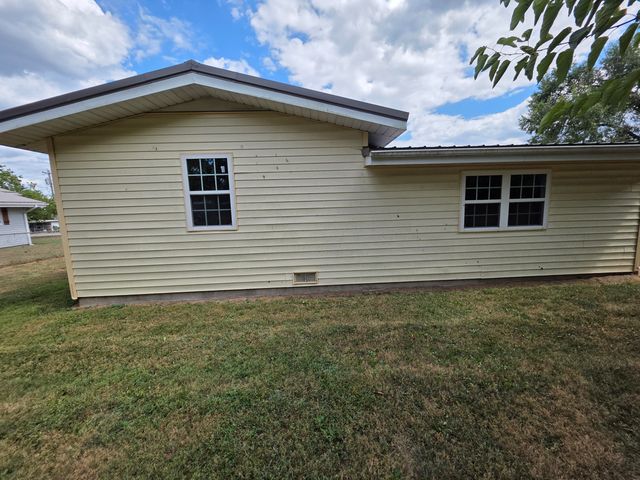 813 Bryan Street Street, Houston, MO 65483