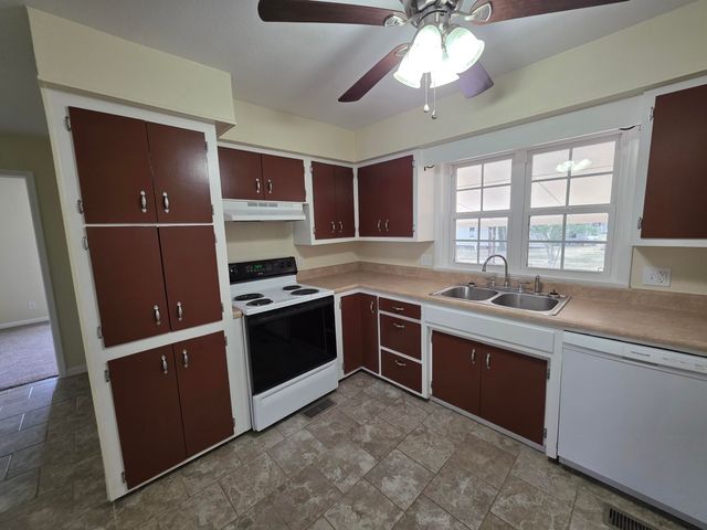 813 Bryan Street Street, Houston, MO 65483