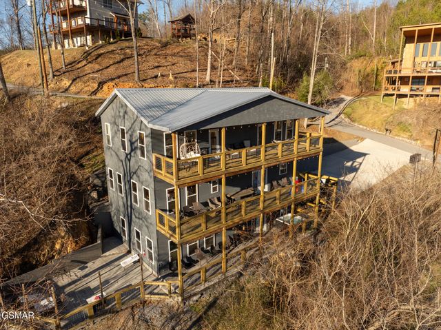139 Water Tower Road, Gatlinburg, TN 37738