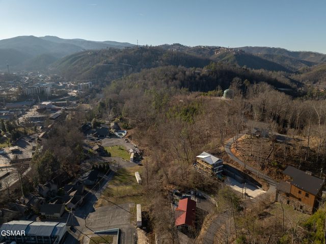 139 Water Tower Road, Gatlinburg, TN 37738