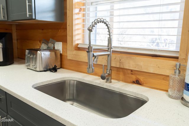 139 Water Tower Road, Gatlinburg, TN 37738