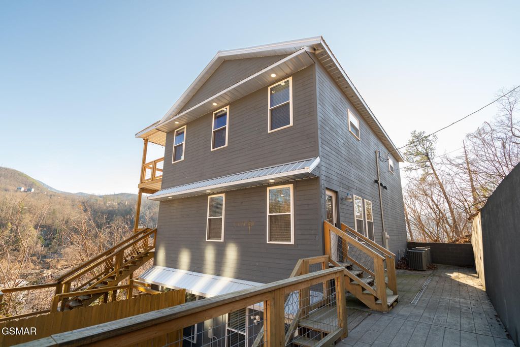 139 Water Tower Road, Gatlinburg, TN 37738