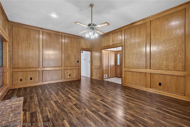 1424 10th Street, Van Buren, AR 72956