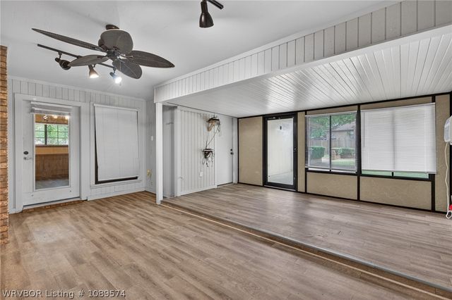 1424 10th Street, Van Buren, AR 72956