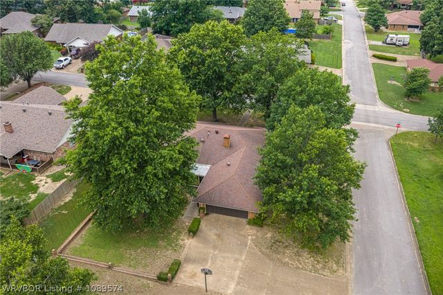 1424 10th Street, Van Buren, AR 72956