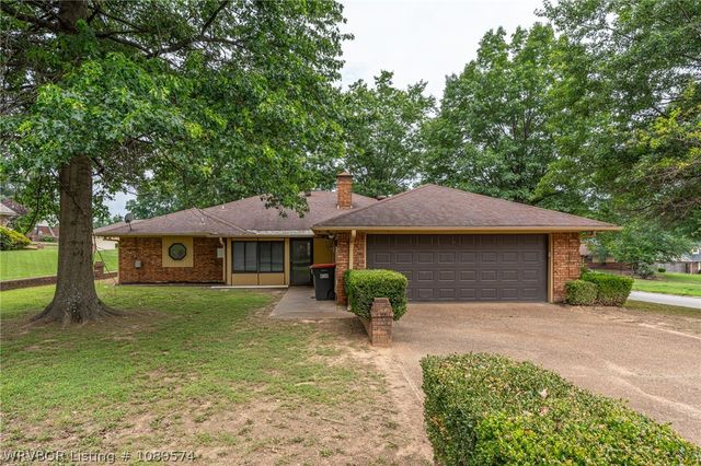 1424 10th Street, Van Buren, AR 72956