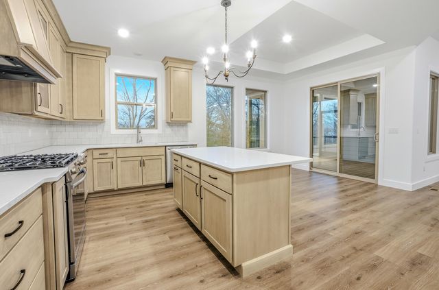 705 NAPA DR, Columbia, MO 65203