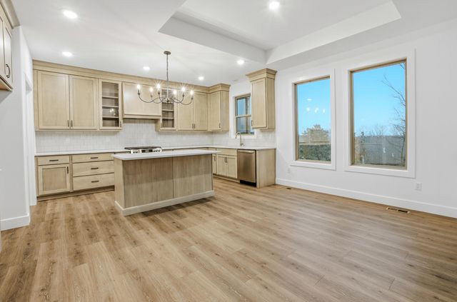 705 NAPA DR, Columbia, MO 65203