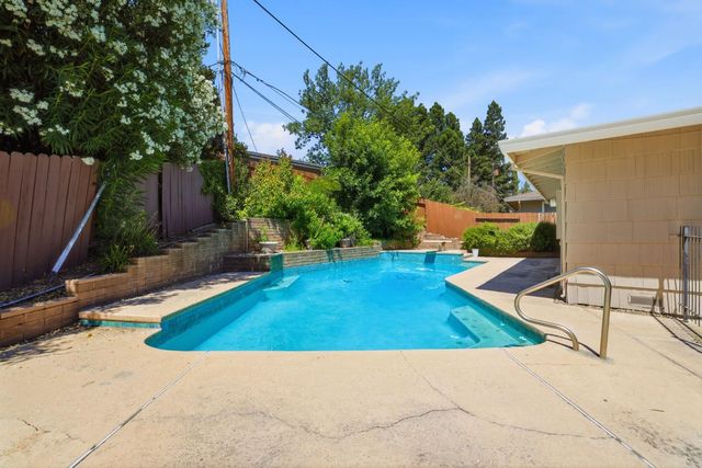 6801 Westmore Way, Carmichael, CA 95608