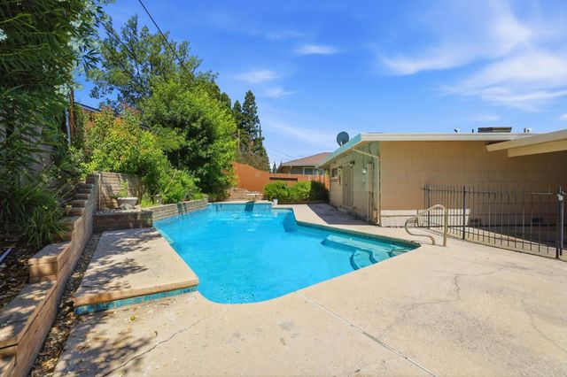 6801 Westmore Way, Carmichael, CA 95608
