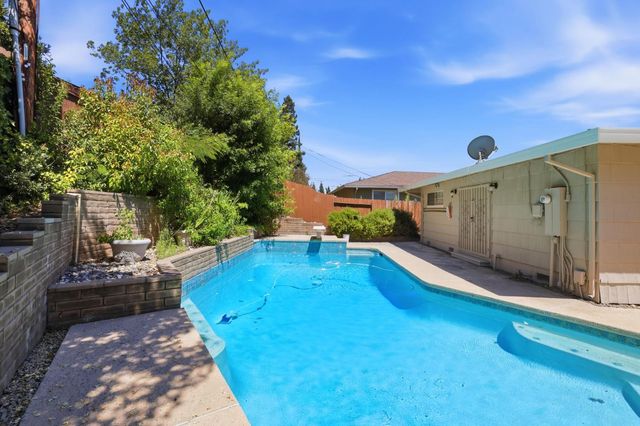 6801 Westmore Way, Carmichael, CA 95608