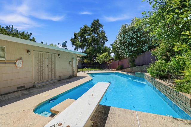 6801 Westmore Way, Carmichael, CA 95608