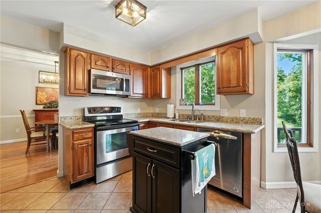 3530 Heatherwood Avenue, Springfield, OH 45503