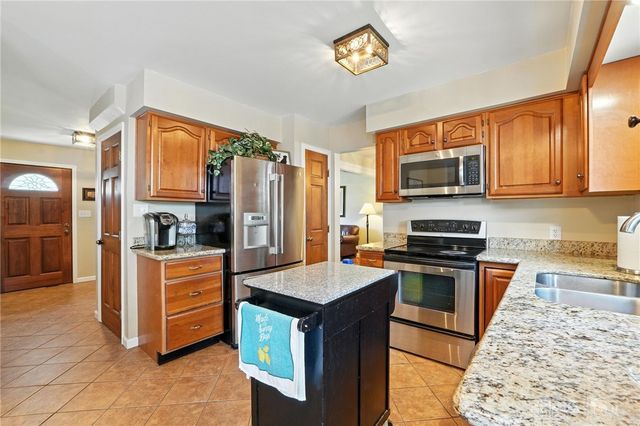 3530 Heatherwood Avenue, Springfield, OH 45503