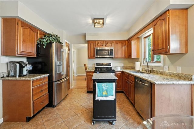 3530 Heatherwood Avenue, Springfield, OH 45503