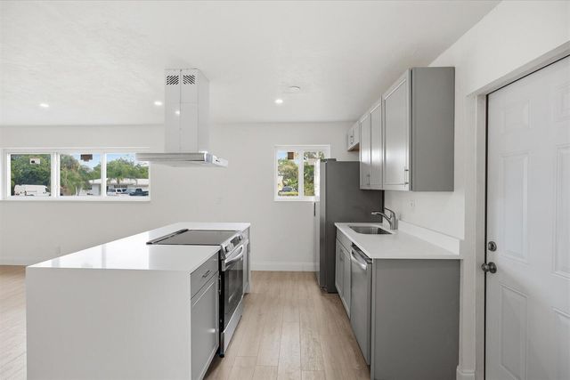 737 W Ilex Drive, West Palm Beach, FL 33403