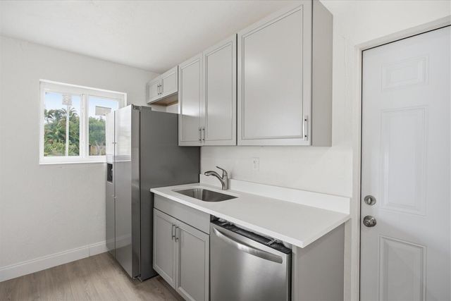 737 W Ilex Drive, West Palm Beach, FL 33403