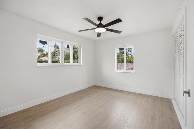 737 W Ilex Drive, West Palm Beach, FL 33403