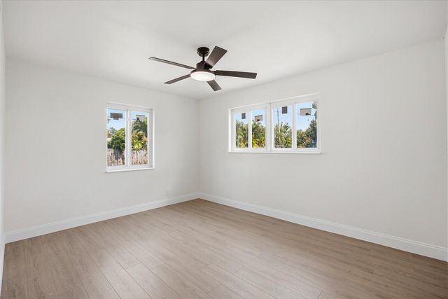 737 W Ilex Drive, West Palm Beach, FL 33403