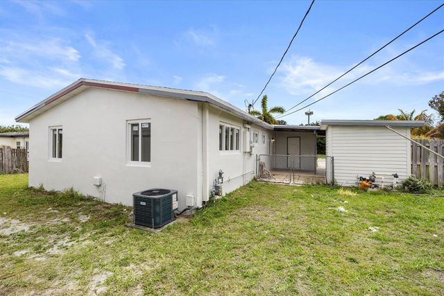 737 W Ilex Drive, West Palm Beach, FL 33403