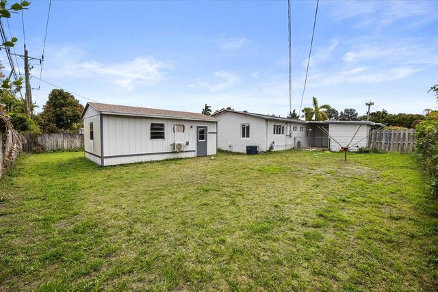 737 W Ilex Drive, West Palm Beach, FL 33403